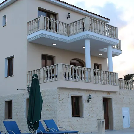 Maria * Κάθηκας